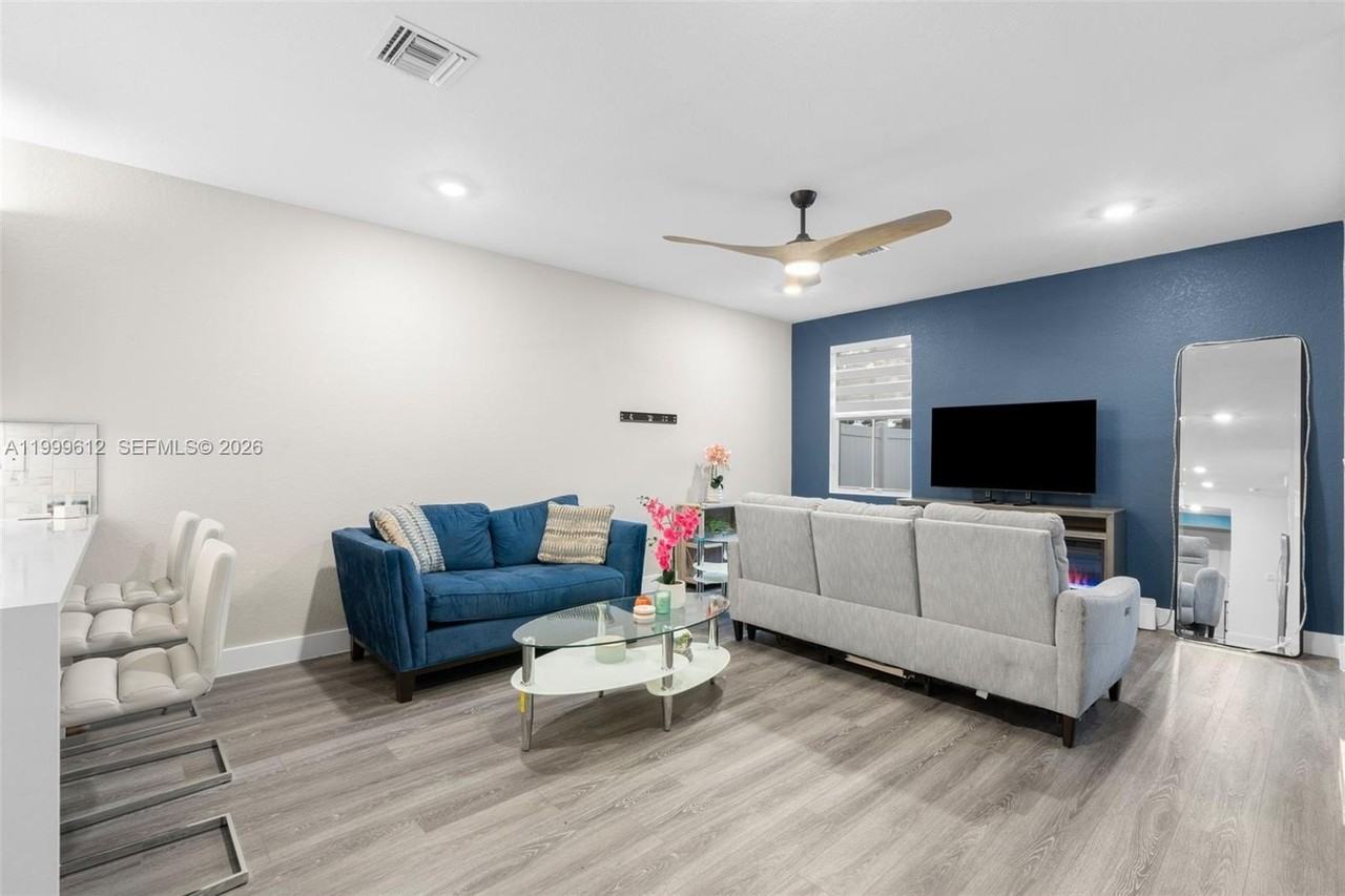 110 Sw 171st Way #0 - Photo 7 of 25