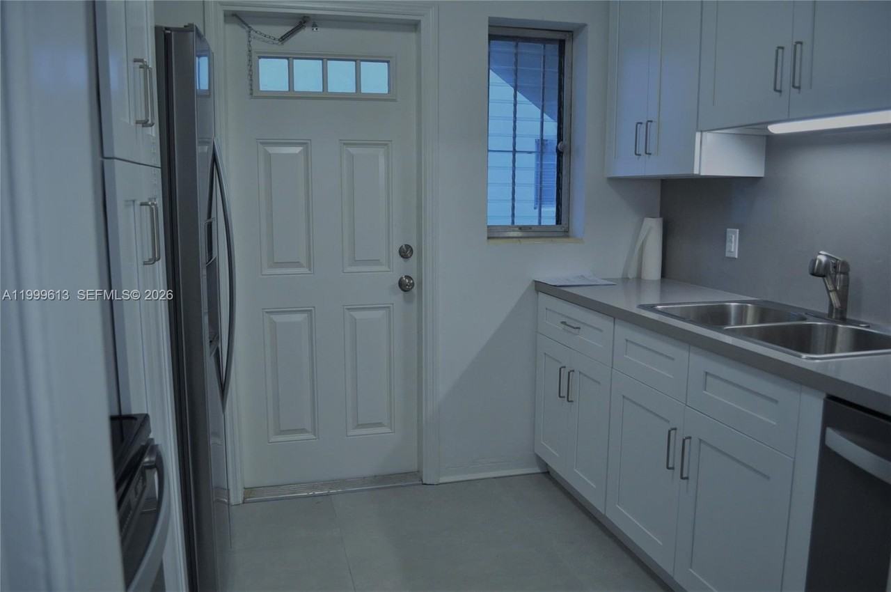 2617 Segovia St #1 - Photo 4 of 21