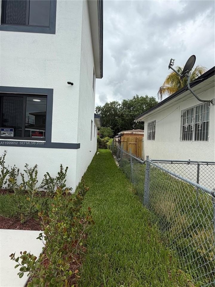 8034 Nw 14th Pl #8034 - Photo 2 of 14