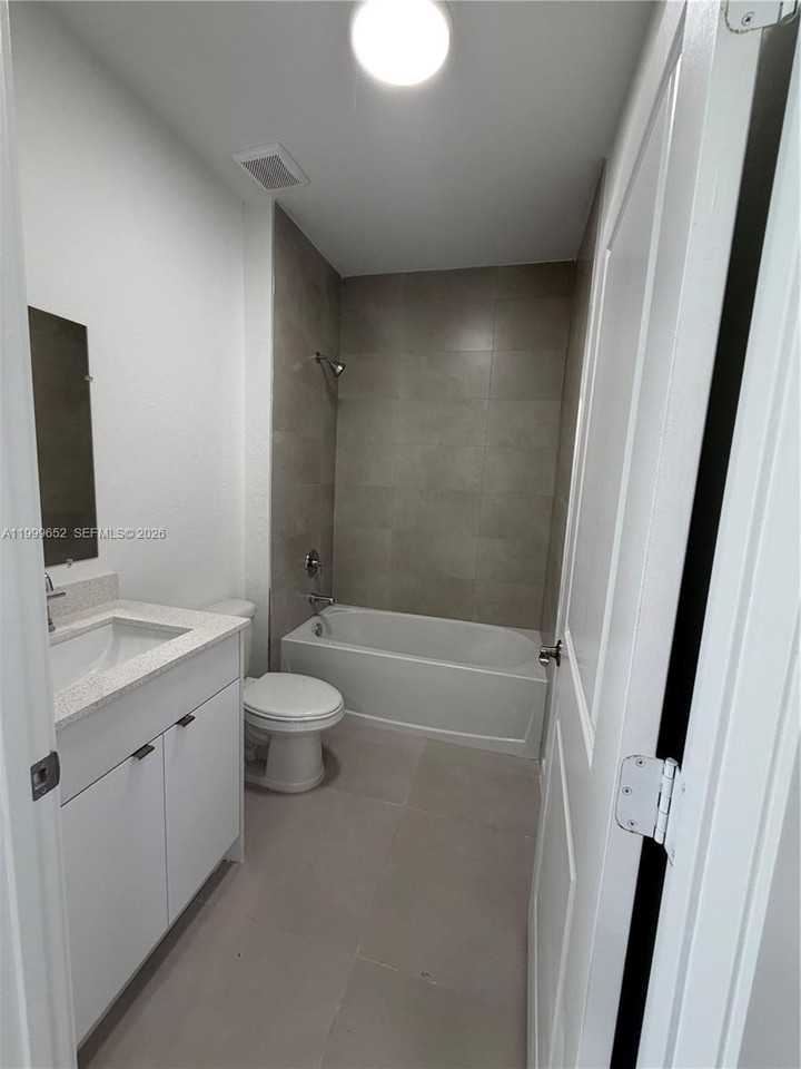 8034 Nw 14th Pl #8034 - Photo 5 of 14