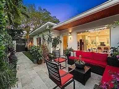 808 Ne 17th Way #2 - Photo 5 of 21