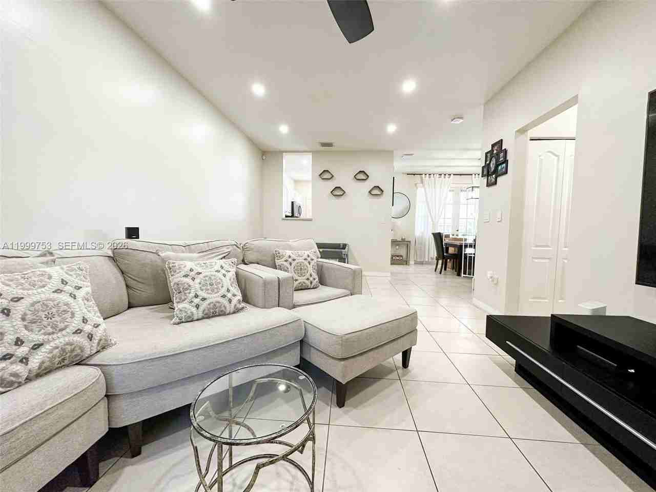 130 Riverwalk Cir #130 - Photo 2 of 24