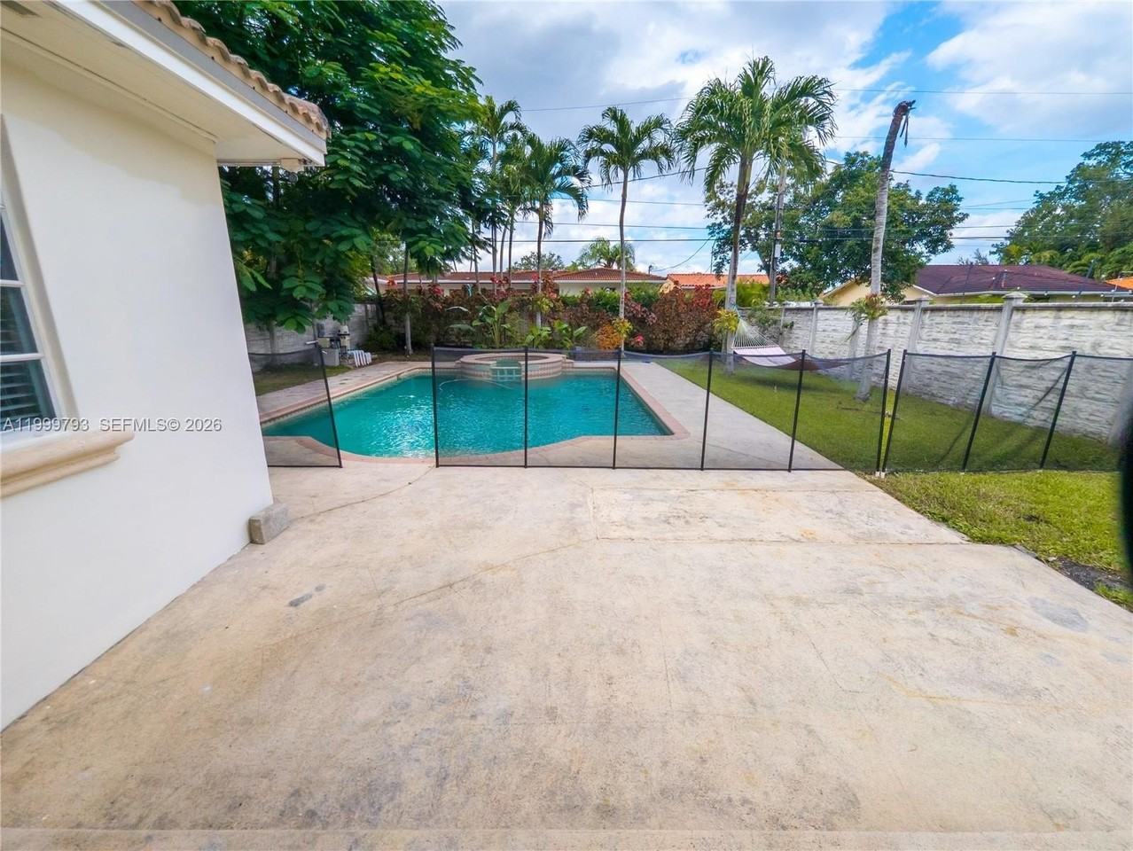 5781 Sw 25th St - Photo 6 of 17