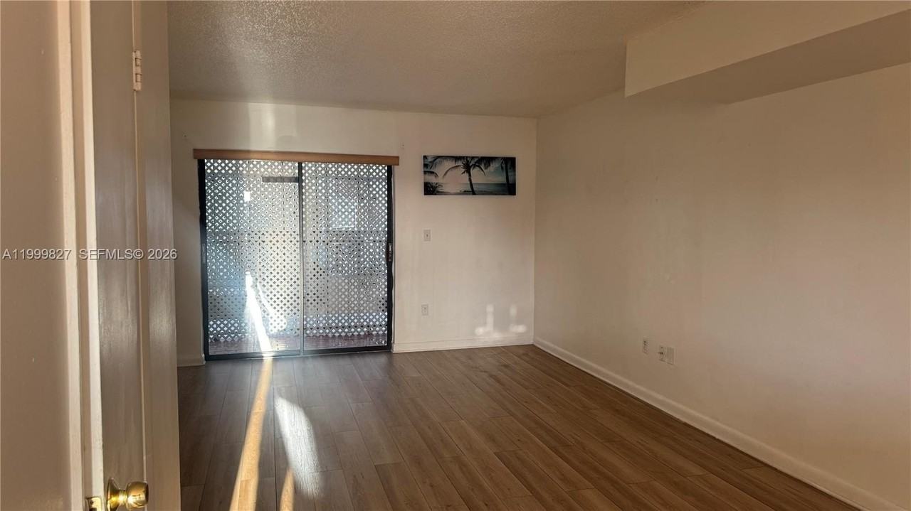 2319 W 60th St #D203 - Photo 2 of 15