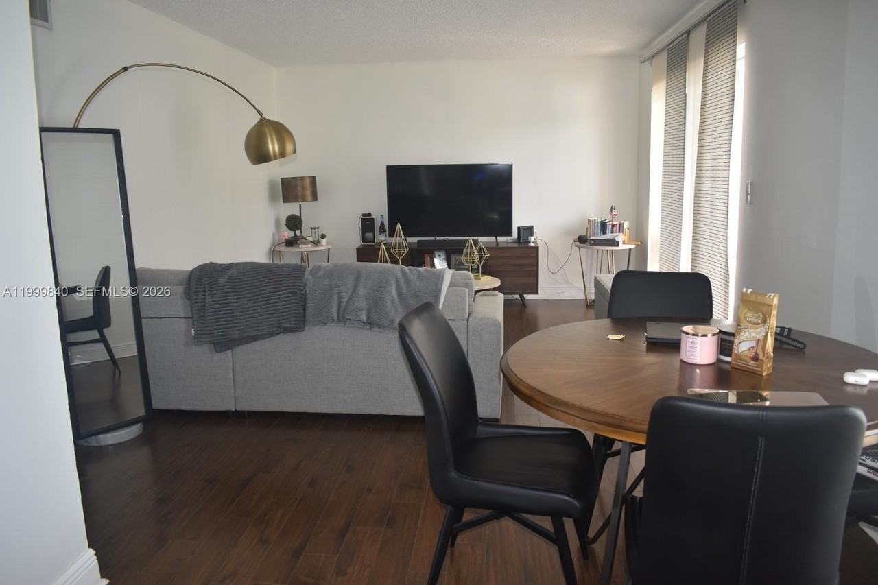 5231 Geneva Way #204 - Photo 3 of 13