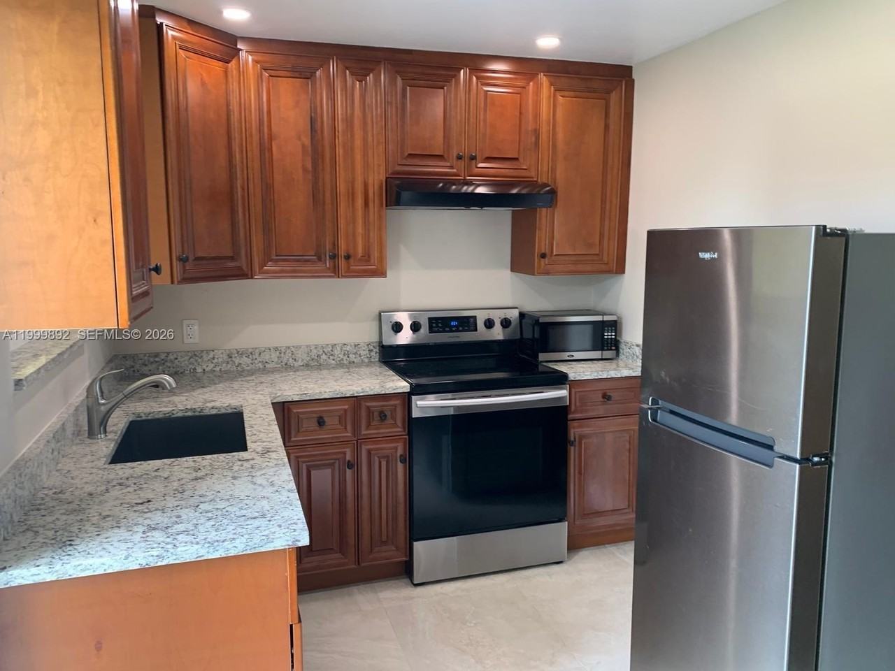 19121 Ne Miami Ct #2 - Photo 3 of 6
