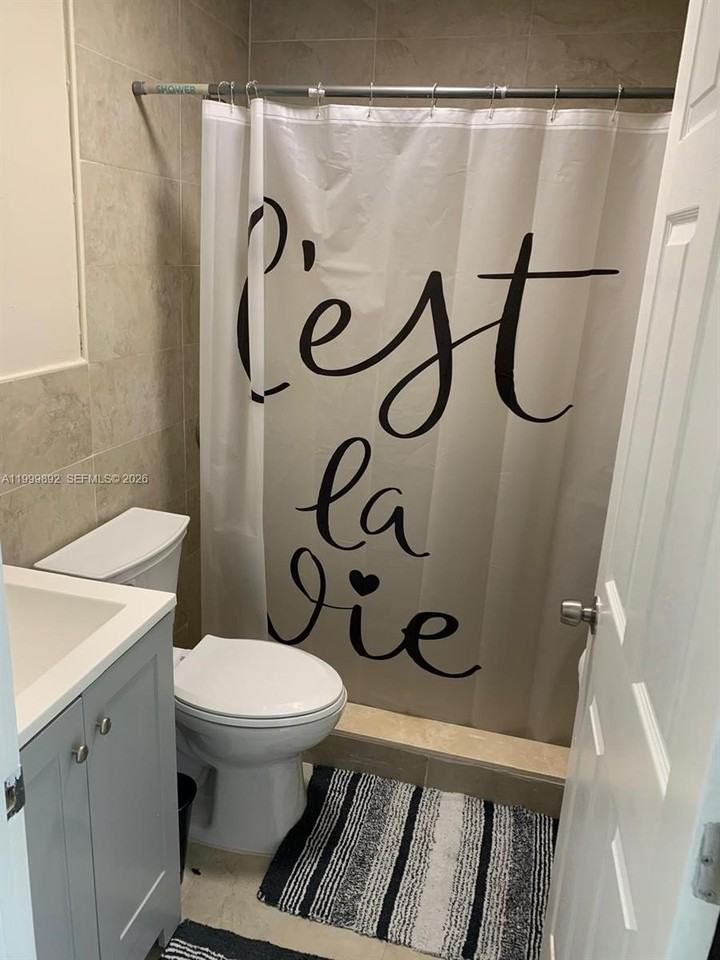 19121 Ne Miami Ct #2 - Photo 6 of 6