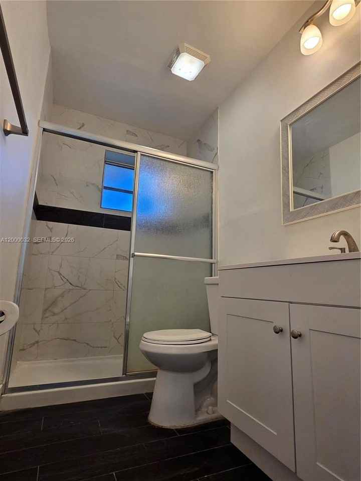 400 Ne 142nd St - Photo 6 of 16