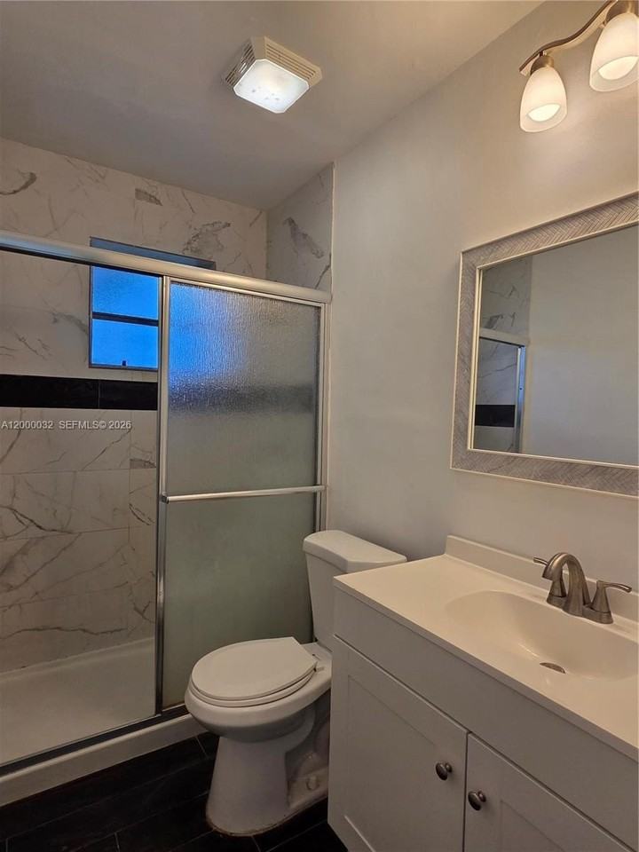 400 Ne 142nd St - Photo 7 of 16