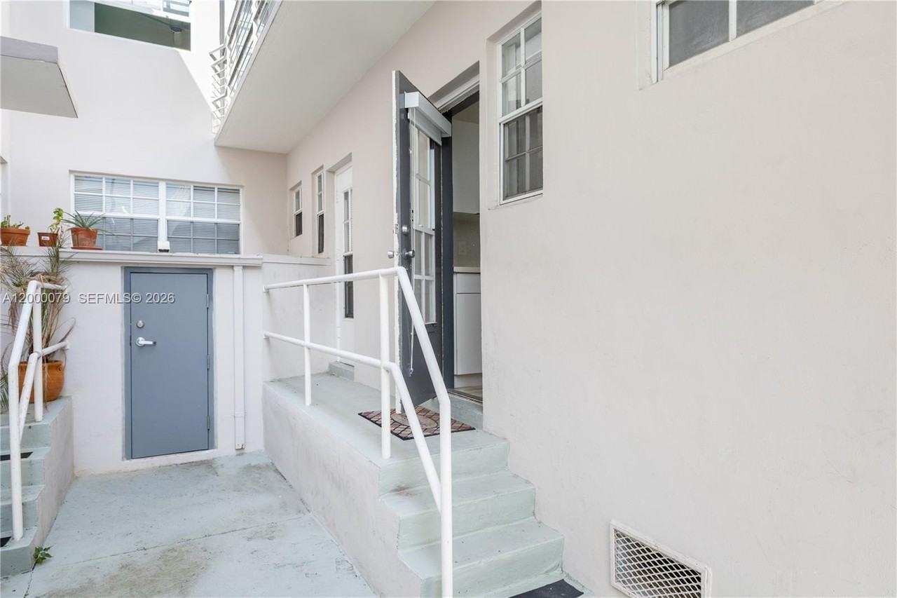717 Espanola Way #110 - Photo 4 of 23