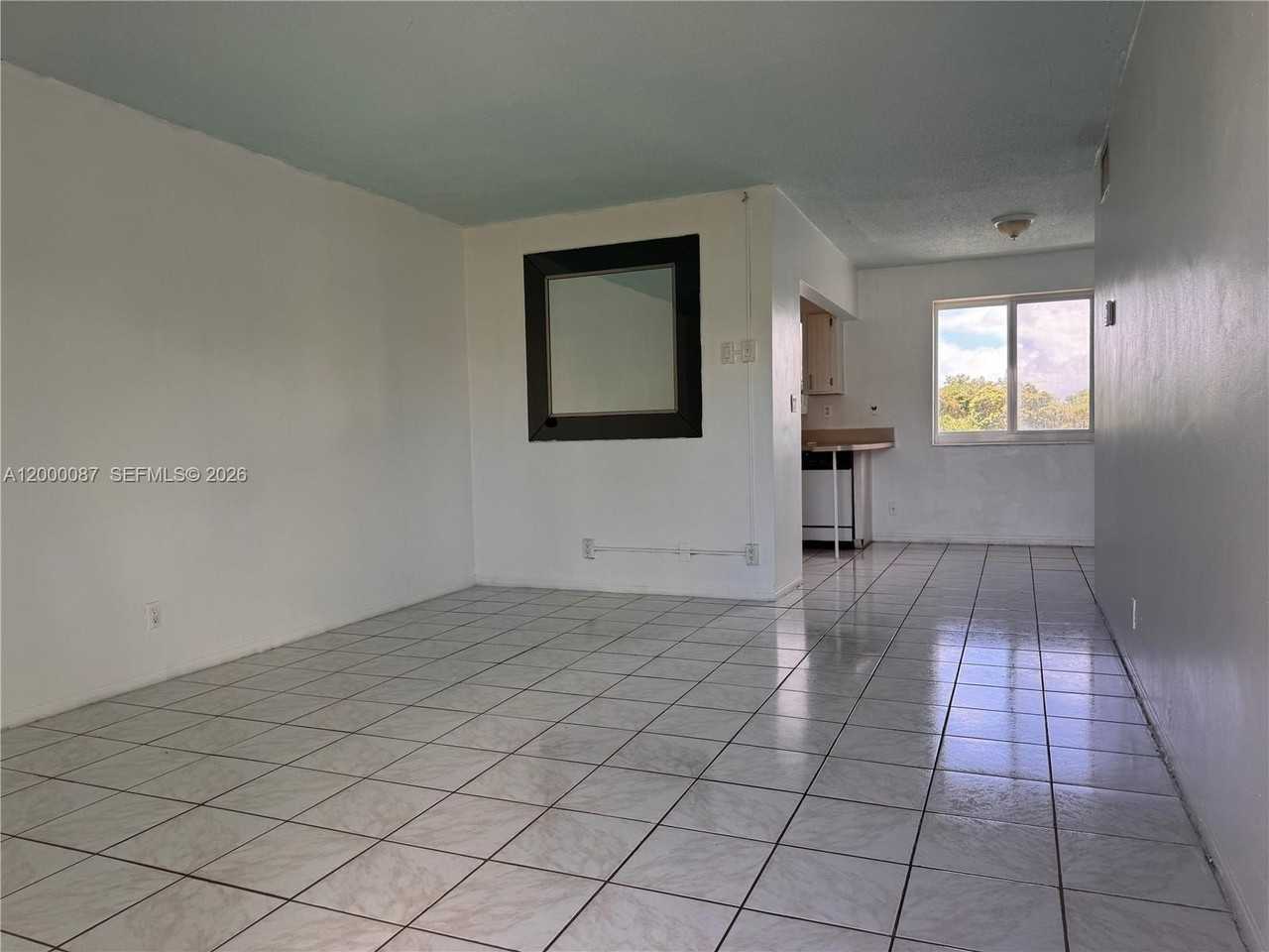 2210 Taylor St #305 - Photo 6 of 7