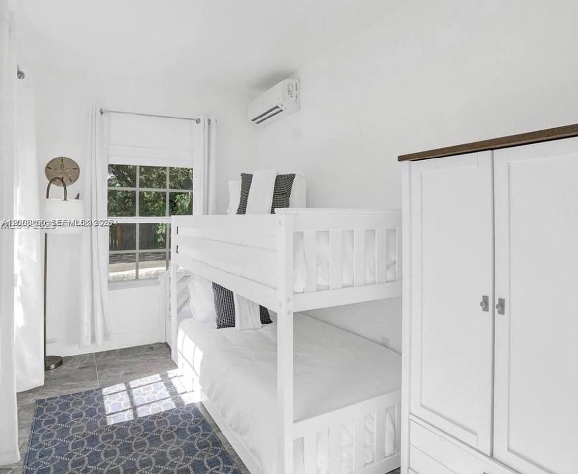 2501 Ne 181st St #0 - Photo 4 of 10