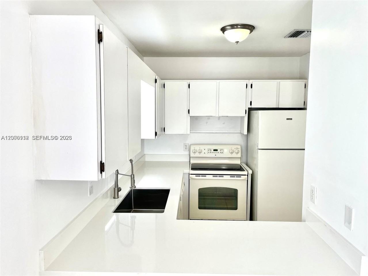20044 Sw 87th Pl - Photo 4 of 13