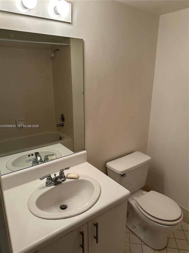 800 Sw 137th Ave #404G - Photo 7 of 10