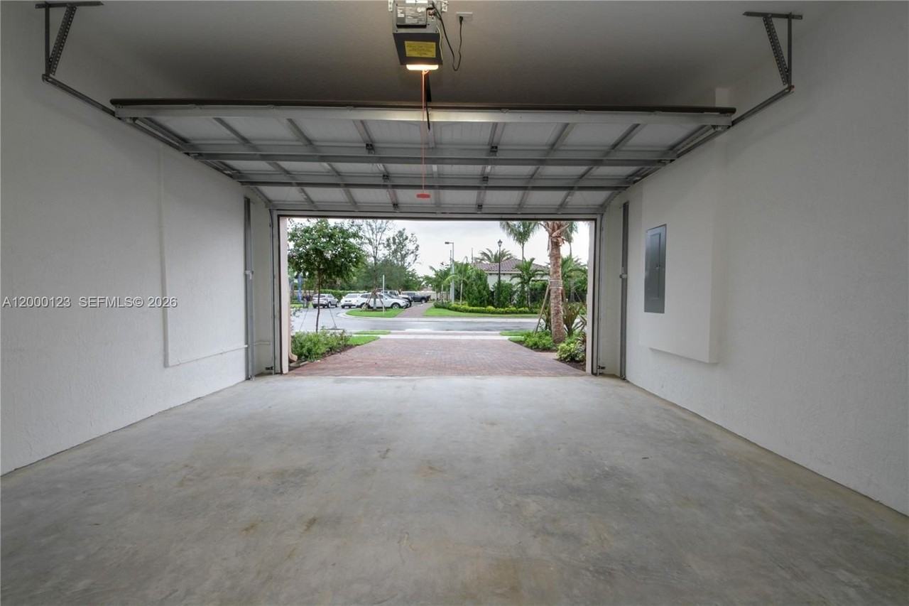 106 Sw 127th Ter #106 - Photo 6 of 21