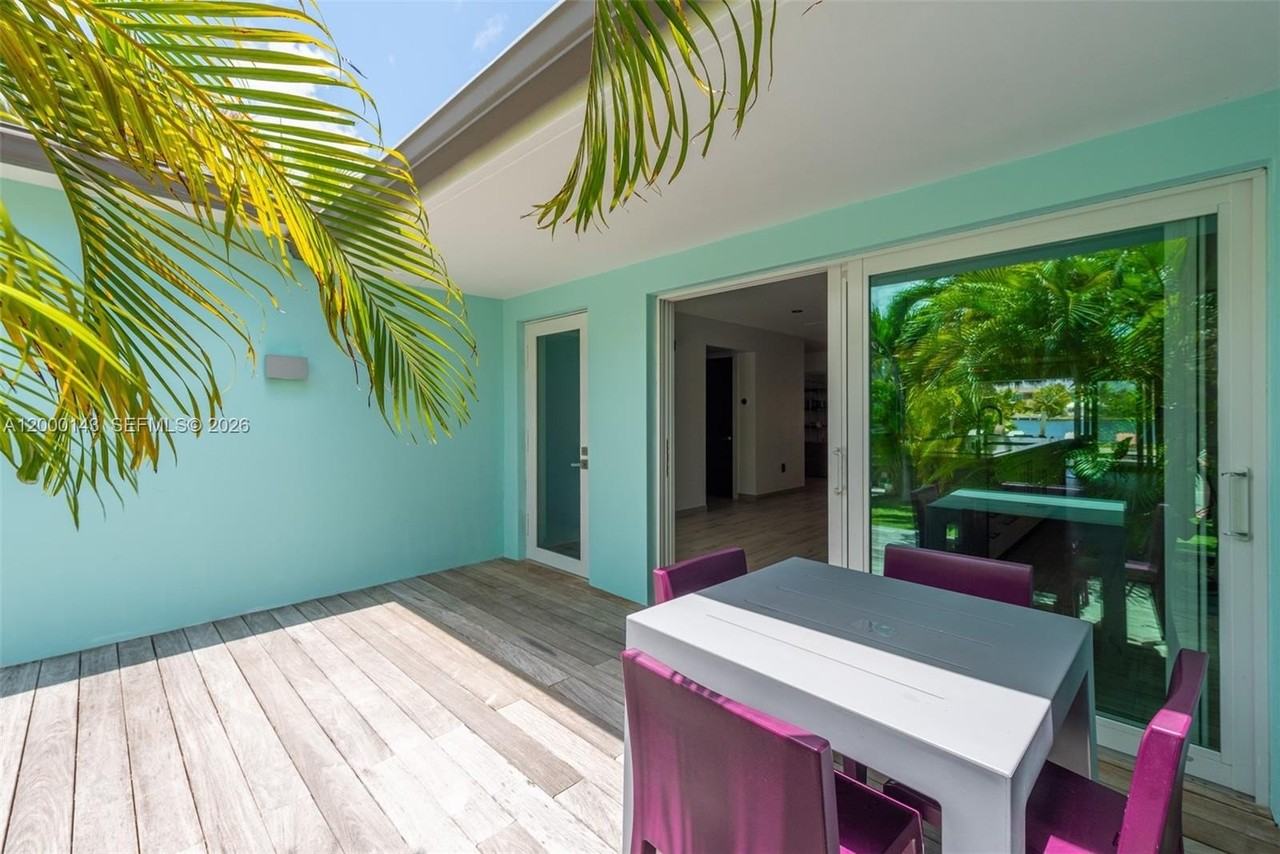 741 86th St - Photo 4 of 46