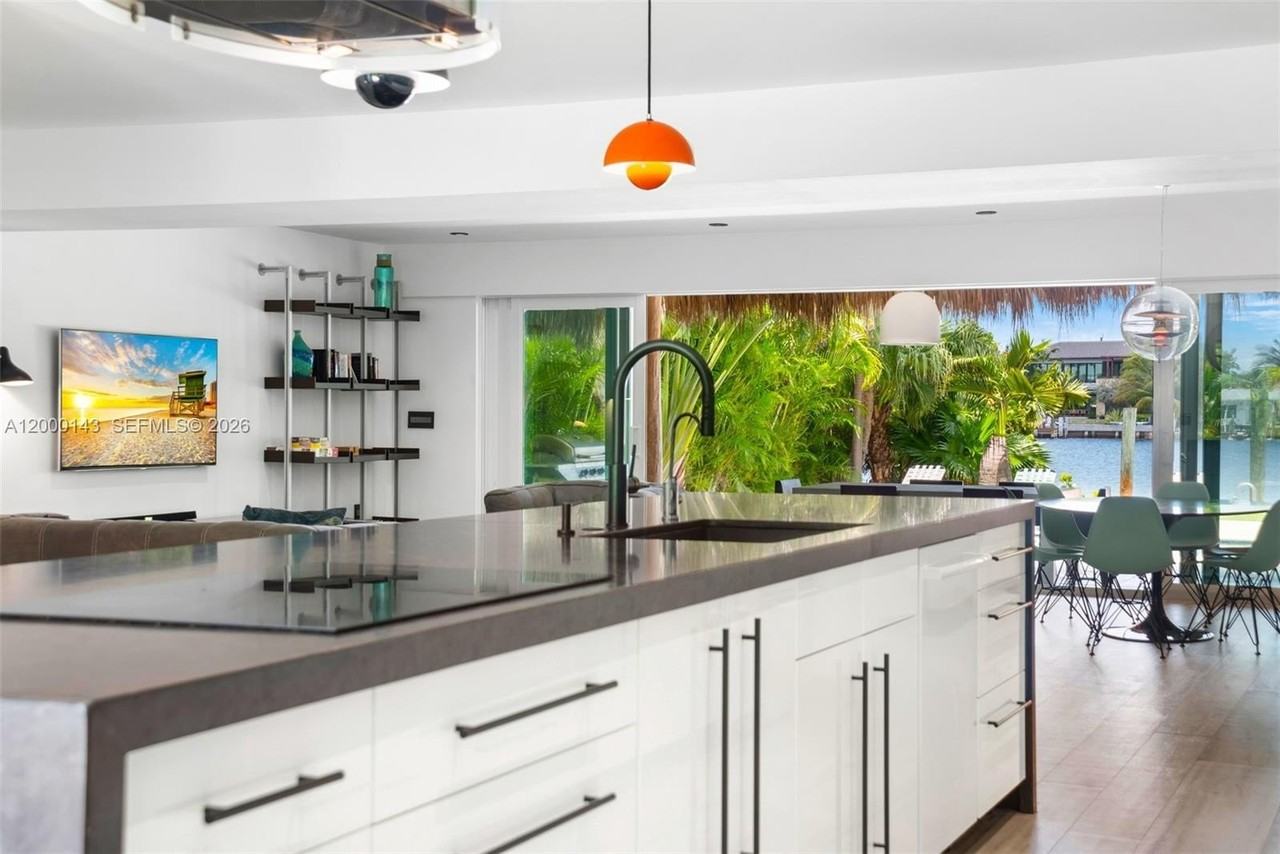 741 86th St - Photo 6 of 46