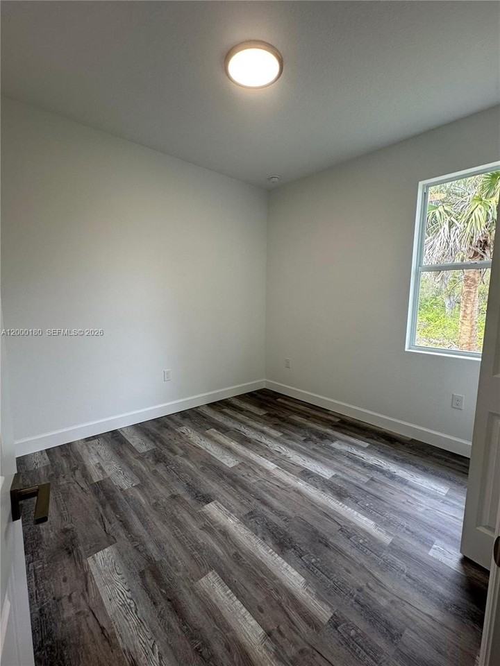 10047 Amicola St #0 - Photo 4 of 18