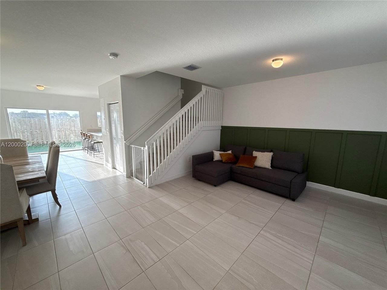 412 Nw 12th Pl - Photo 3 of 34