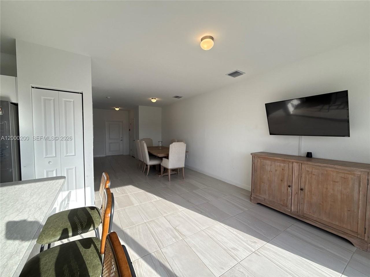 412 Nw 12th Pl - Photo 7 of 34
