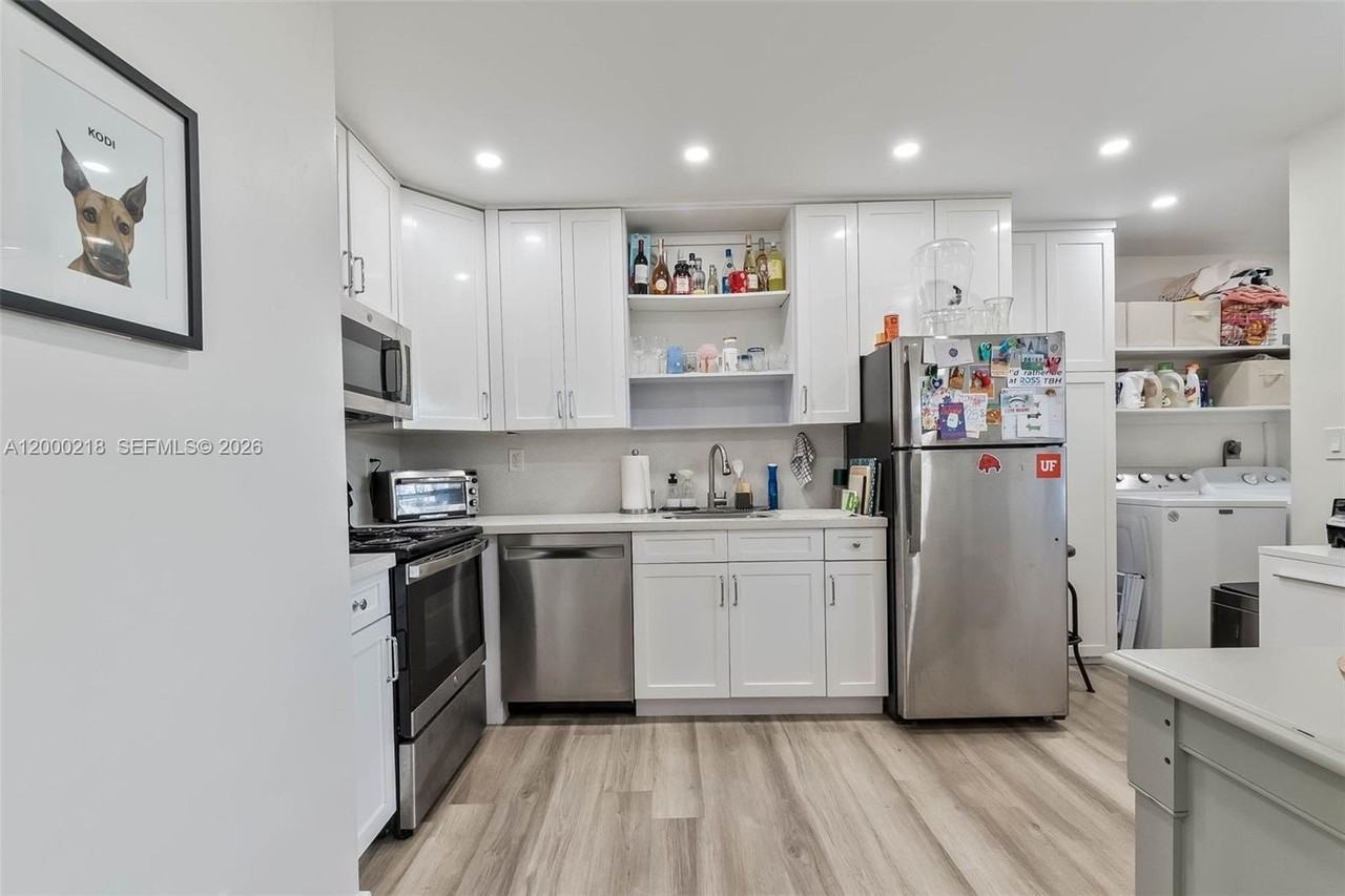 970 Benevento Ave #970 - Photo 7 of 20