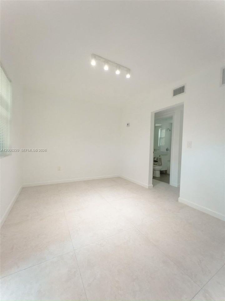 3676 Oak Ave #7 - Photo 6 of 19