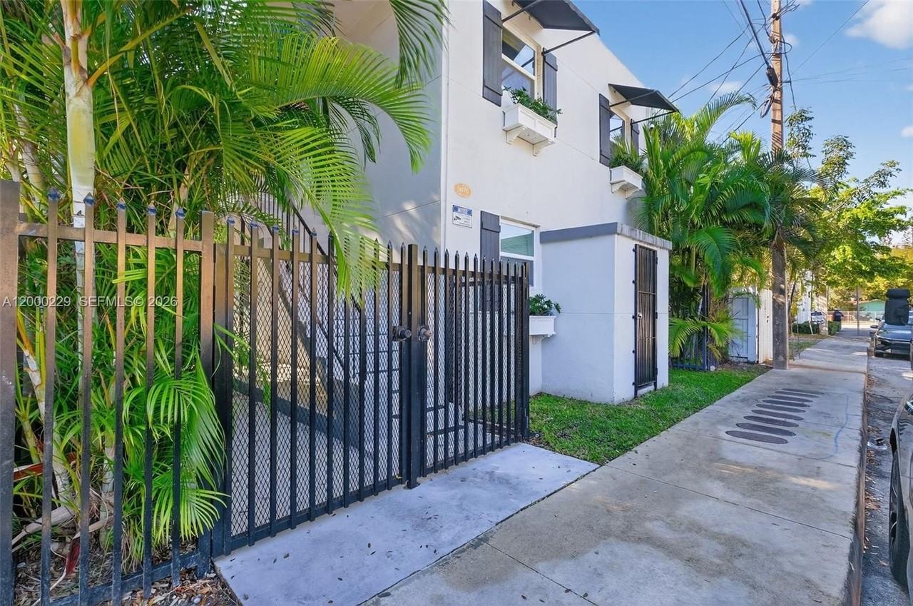 3676 Oak Ave #7