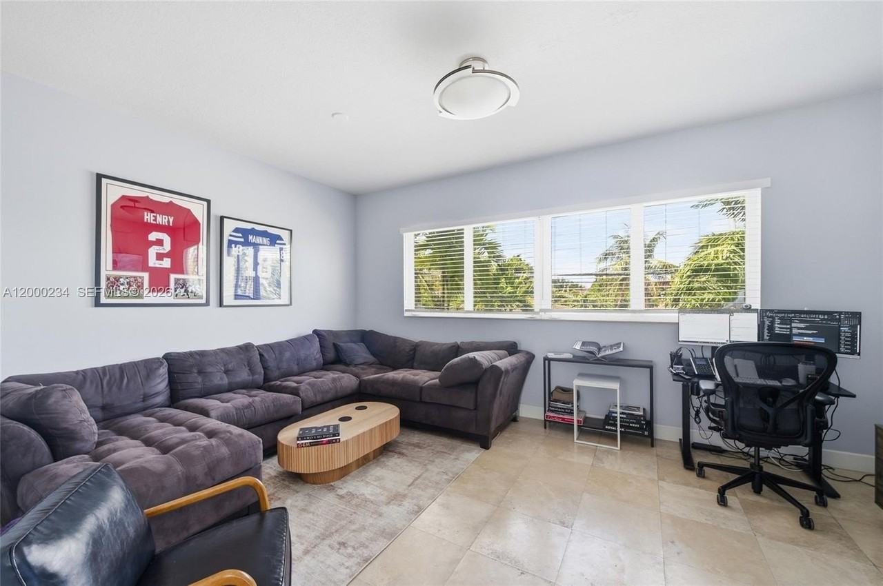 832 N Victoria Park Rd #832 - Photo 4 of 39