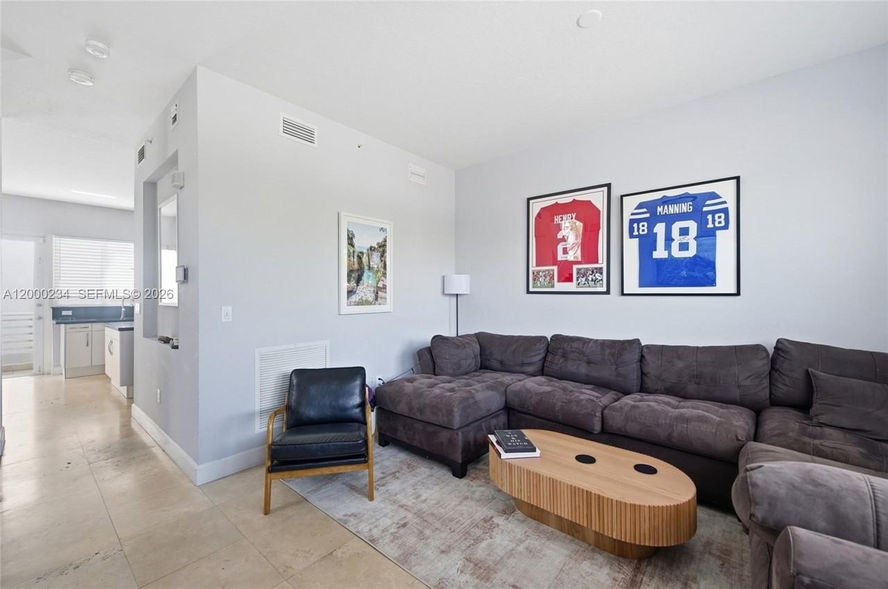 832 N Victoria Park Rd #832 - Photo 5 of 39