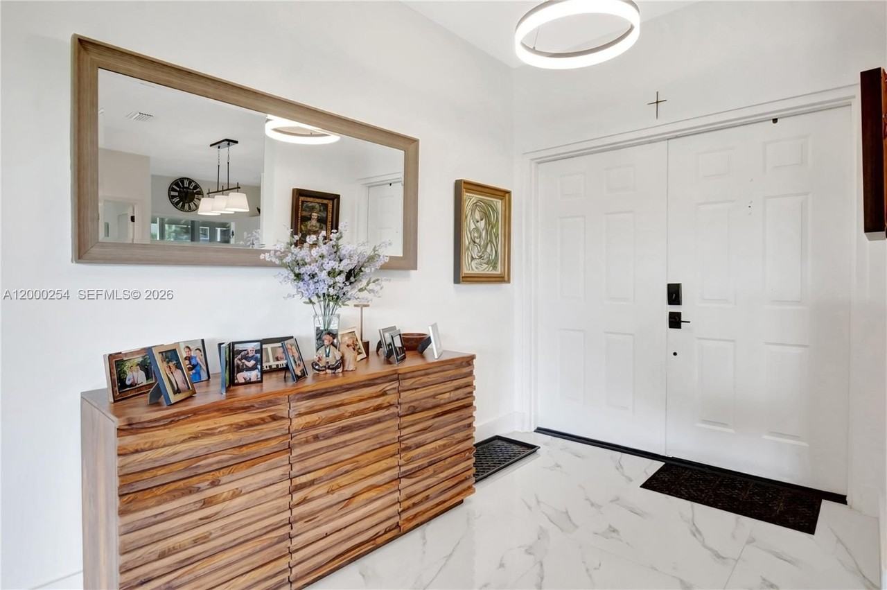 7616 Elmridge Dr #7U - Photo 6 of 32