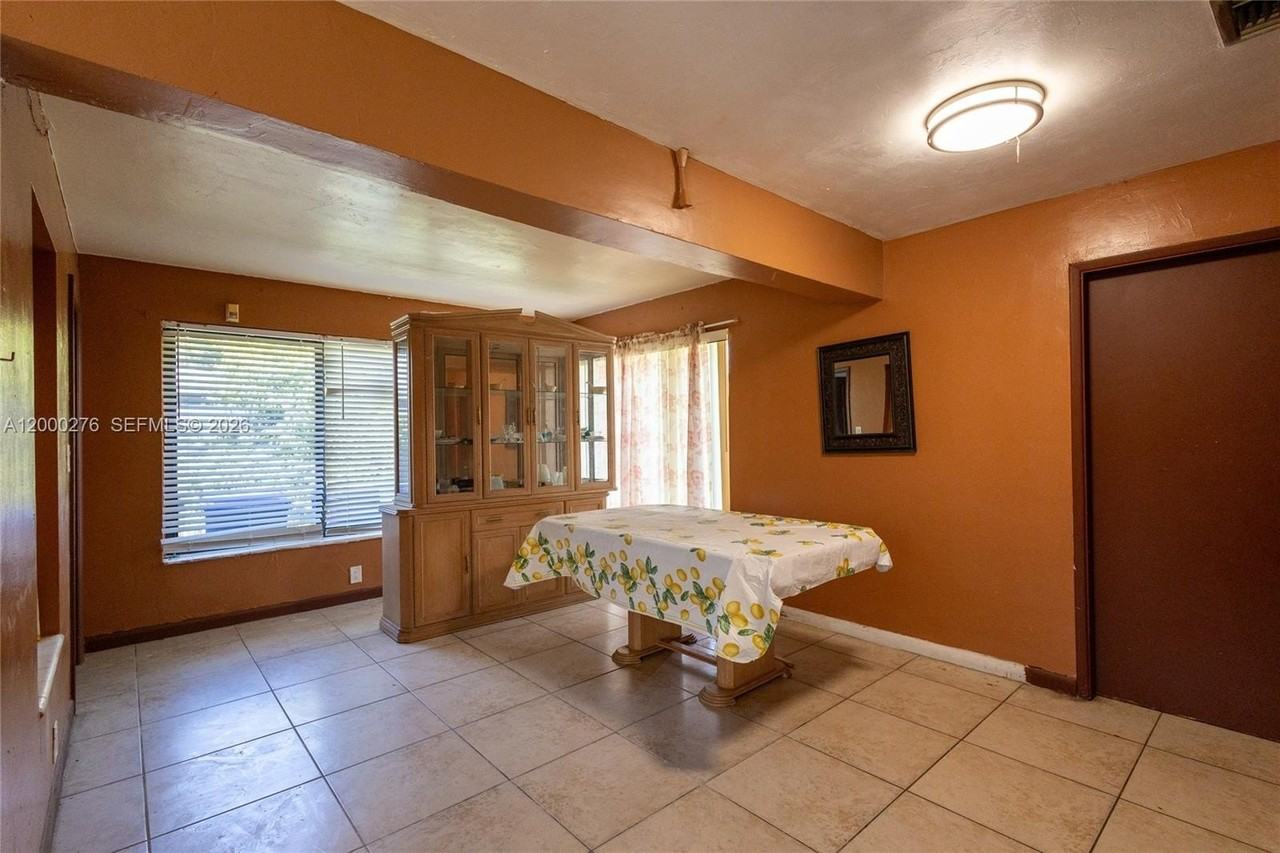 3551 Sw 1st St - Photo 3 of 7