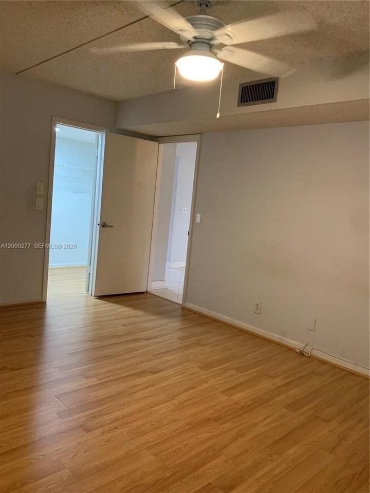 2906 Sw 21st Ter #312C - Photo 5 of 15