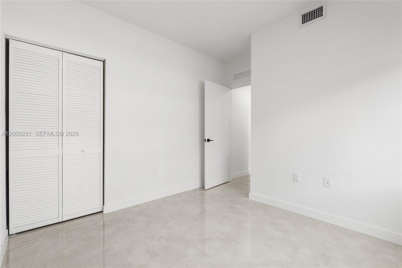 14513 Sw 261st St - Photo 6 of 9