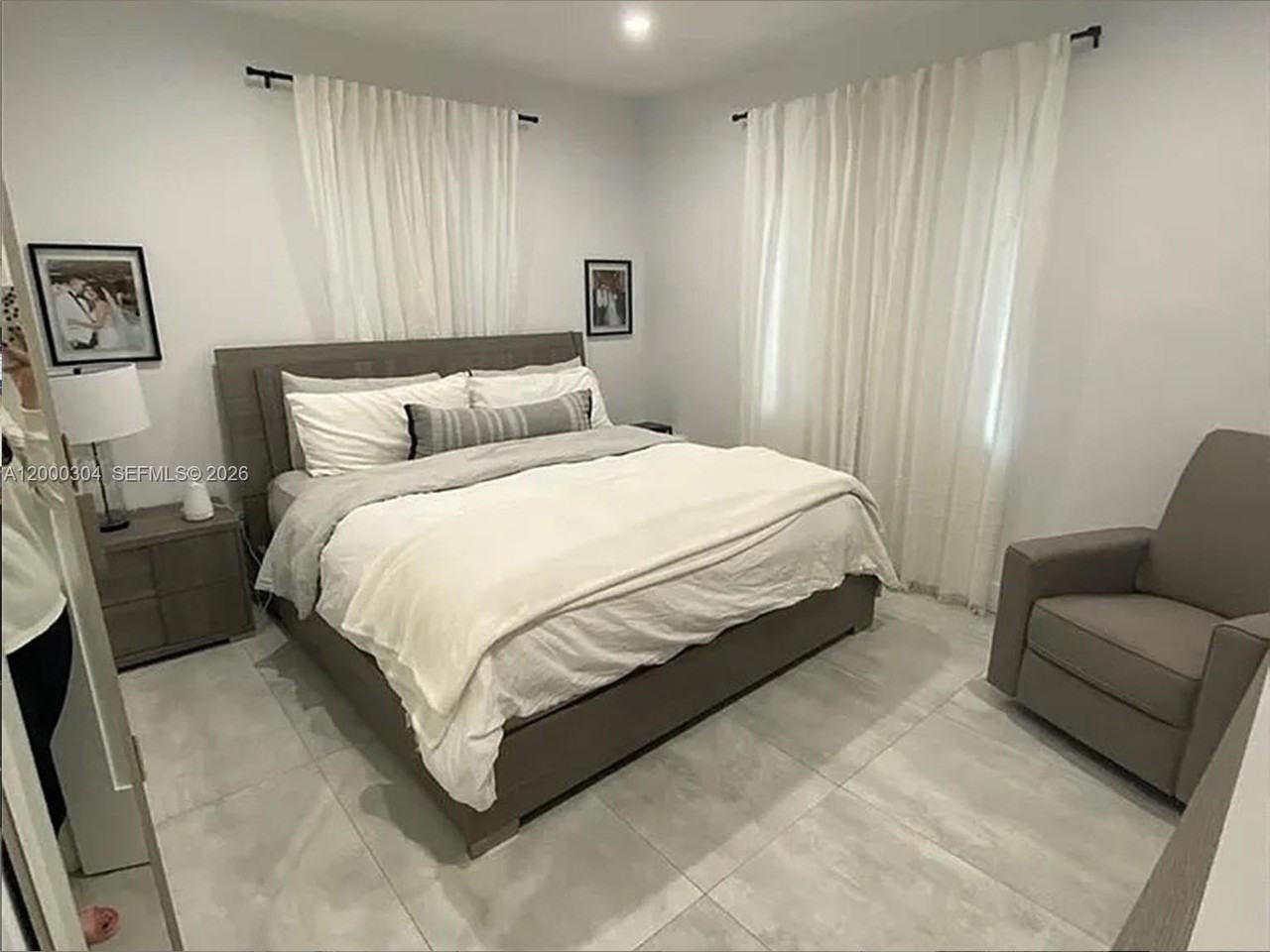 1935 Sw 24th Ter - Photo 4 of 7