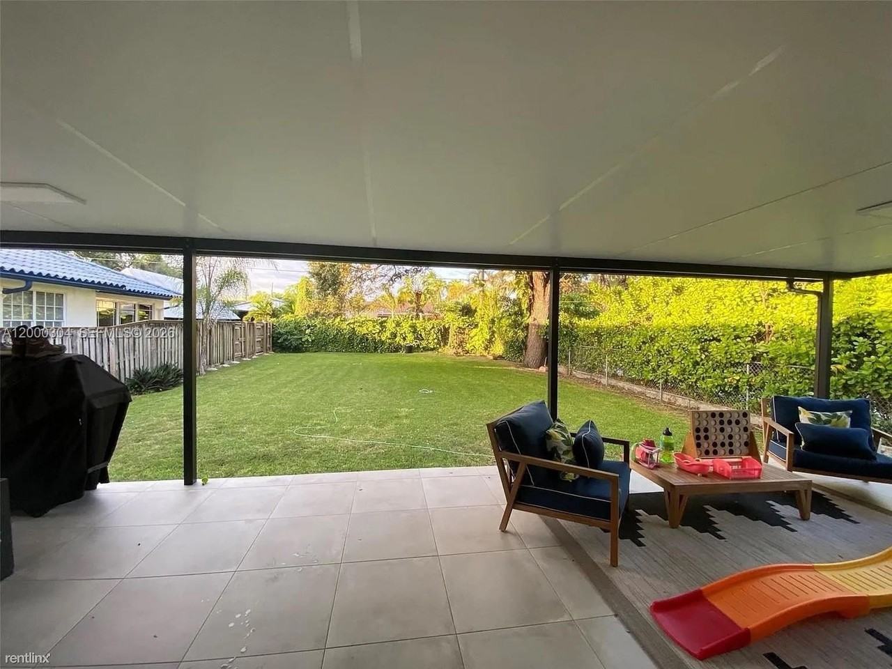 1935 Sw 24th Ter - Photo 7 of 7