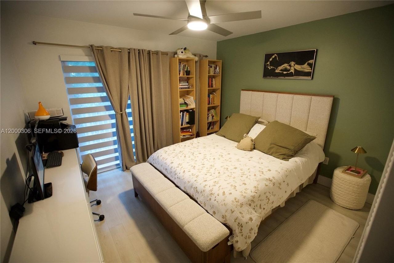 4432 Nw 98th Ave - Photo 5 of 12