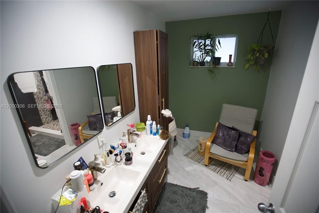 4432 Nw 98th Ave - Photo 6 of 12