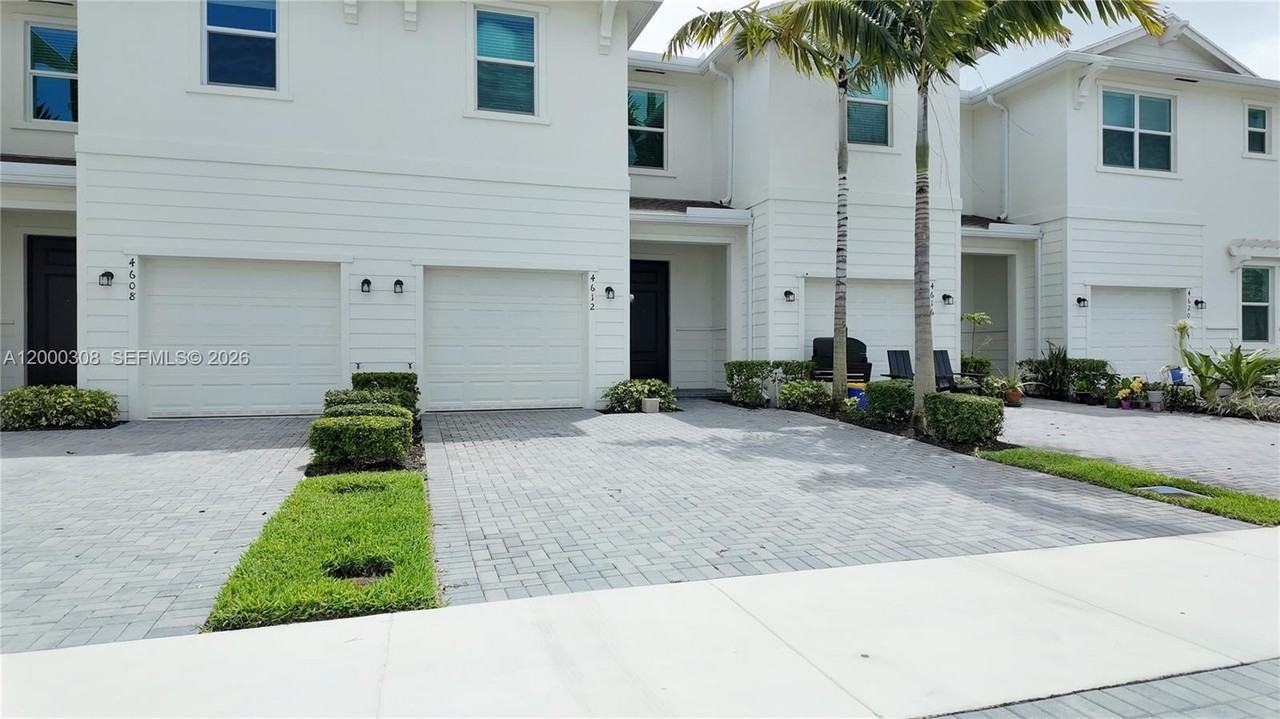 4612 Hollister Ave #4612 - Photo 4 of 36