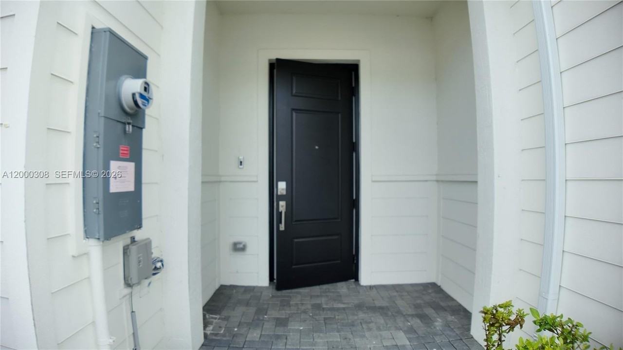 4612 Hollister Ave #4612 - Photo 5 of 36