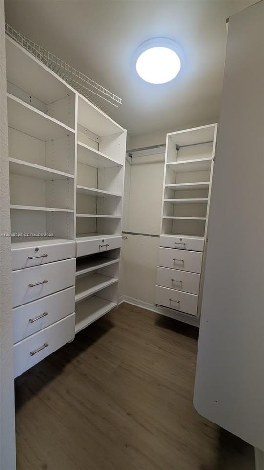 5910 Royal Way - Photo 7 of 36