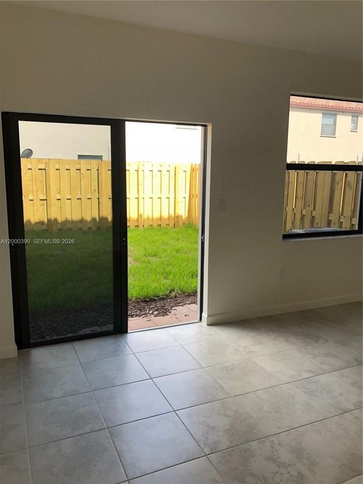 24832 Sw 114th Ave #24832 - Photo 7 of 20