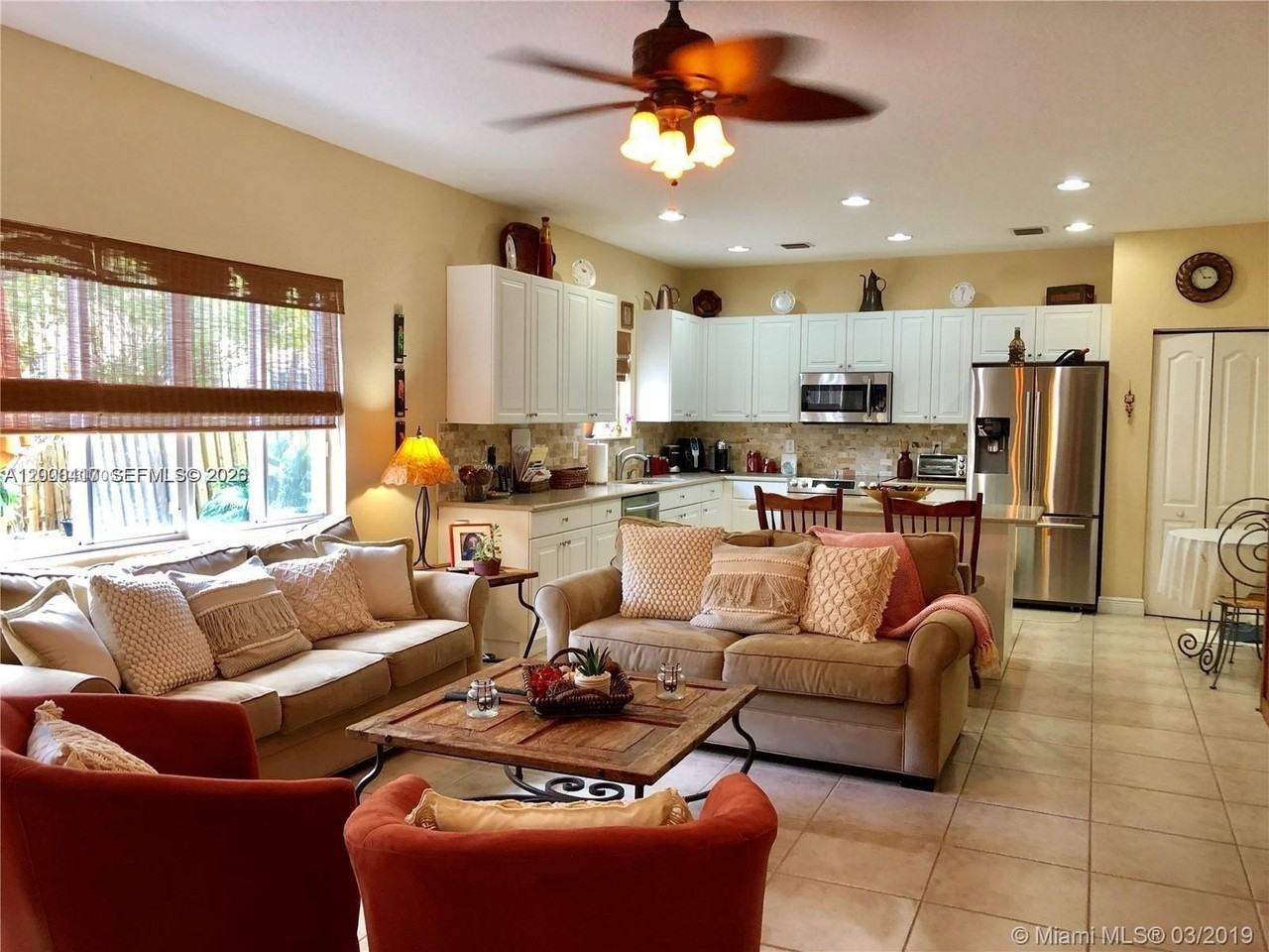 867 Sw 155th Ct #867 - Photo 4 of 25