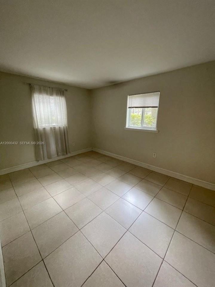 8601 Sw 68th Ct #4 - Photo 5 of 30