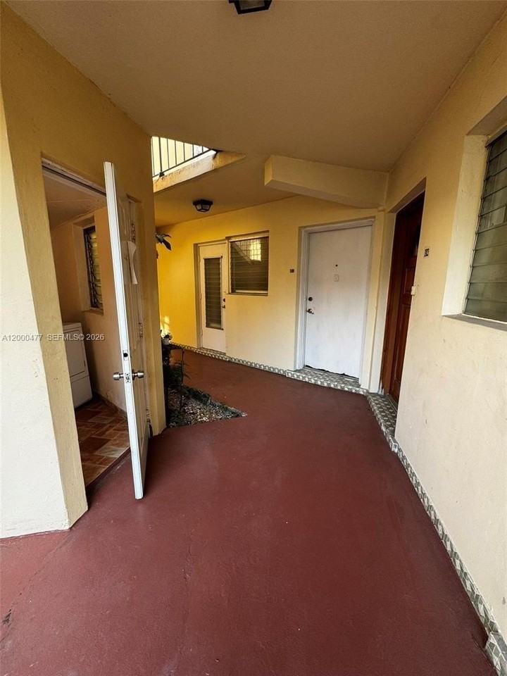 1601 Ne Miami Gardens Dr #103 - Photo 4 of 10