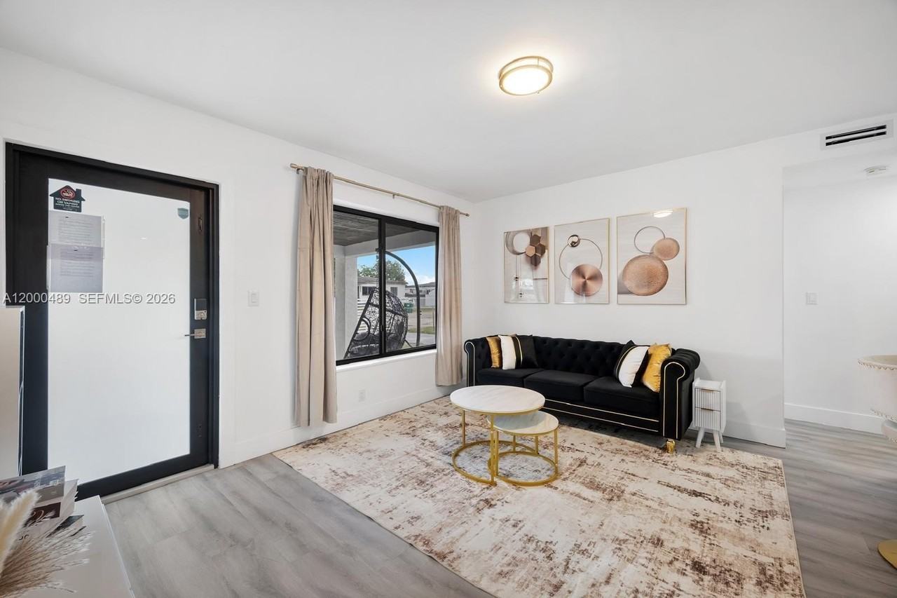 11730 Nw 3rd Ave - Photo 4 of 39