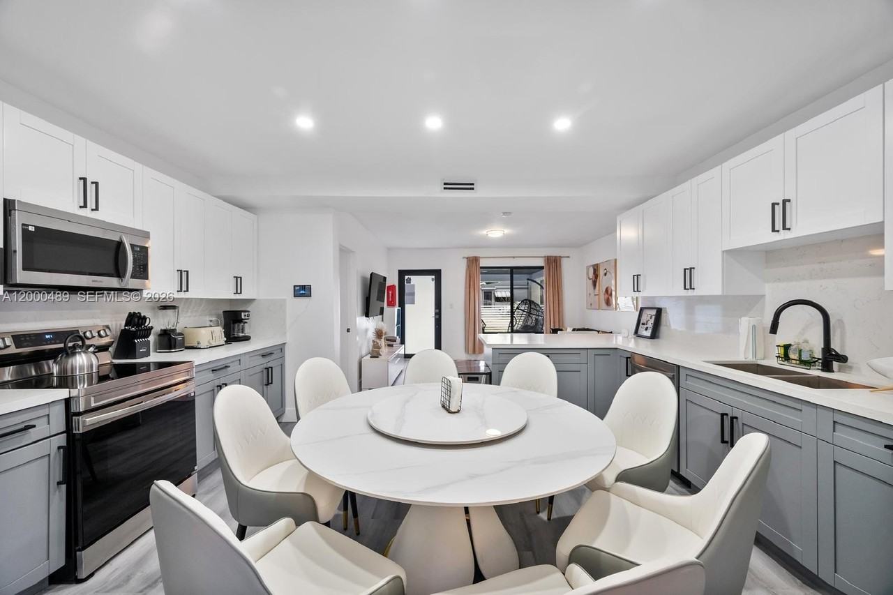 11730 Nw 3rd Ave - Photo 6 of 39