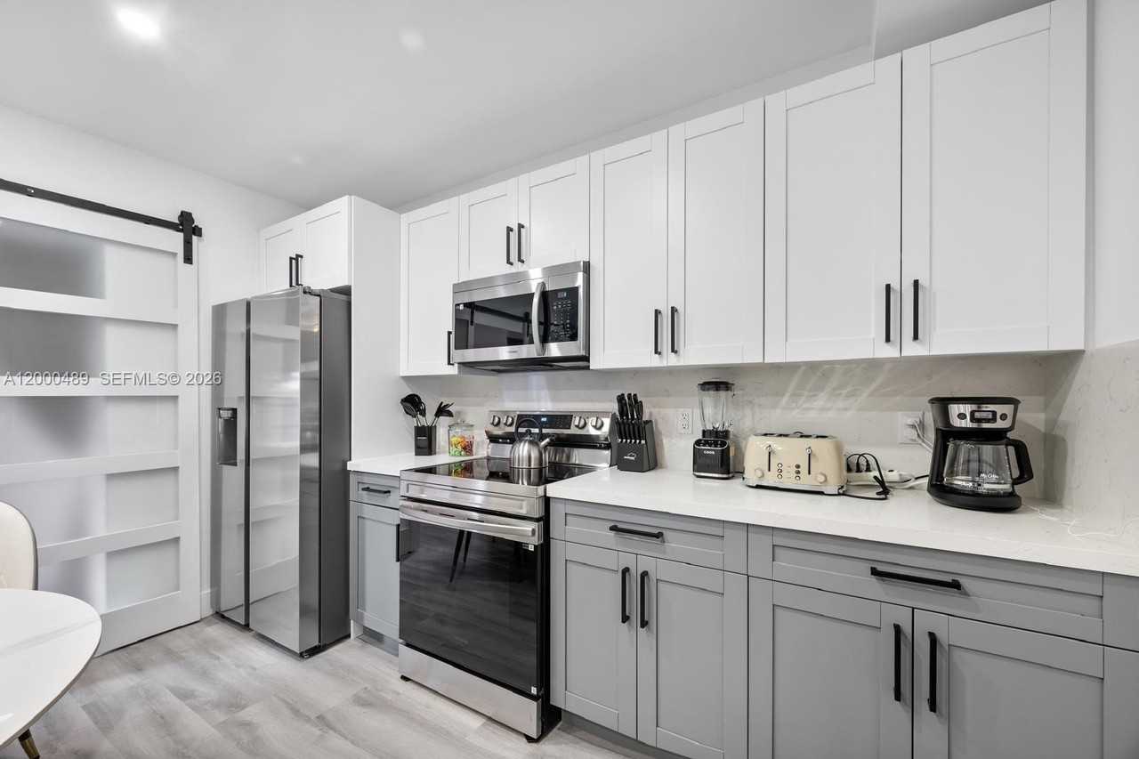 11730 Nw 3rd Ave - Photo 7 of 39