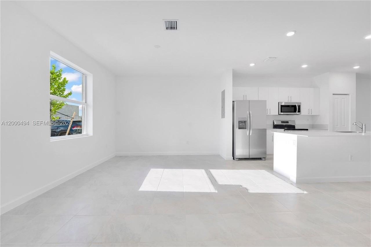 250 Se 10 Ct #0 - Photo 3 of 22