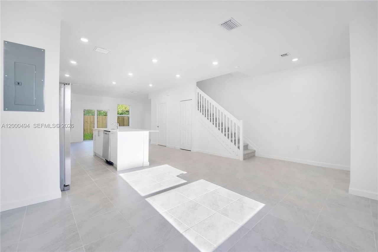 250 Se 10 Ct #0 - Photo 4 of 22