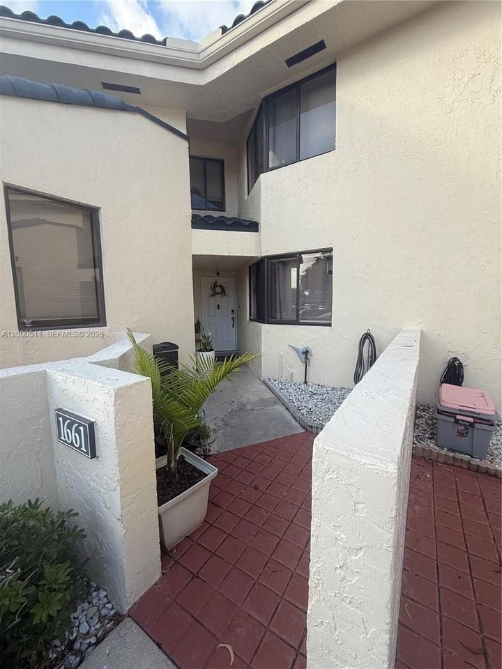 1661 Nw 81st Way #1661 - Photo 3 of 24